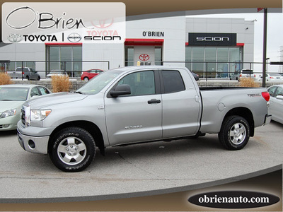 toyota tundra 2007 silver sr5 gasoline 8 cylinders 4 wheel drive 5 speed automatic 46219