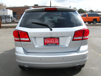 dodge journey 2011 silver lux flex fuel 6 cylinders all whee drive automatic 80301