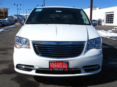 chrysler town and country 2011 white van touring l flex fuel 6 cylinders front wheel drive automatic 80301