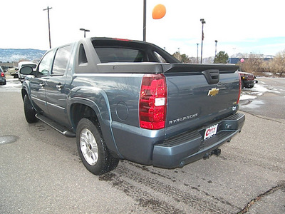 chevrolet avalanche 2008 blue suv z71 flex fuel 8 cylinders 4 wheel drive automatic 81212