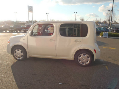 nissan cube 2011 white wagon 1 8 s gasoline 4 cylinders front wheel drive cont  variable trans  99301