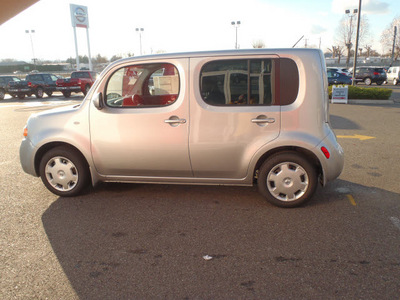 nissan cube 2011 silver wagon 1 8 s gasoline 4 cylinders front wheel drive cont  variable trans  99301