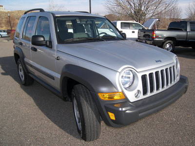 jeep liberty 2007 silver suv sport gasoline 6 cylinders 4 wheel drive automatic 81212