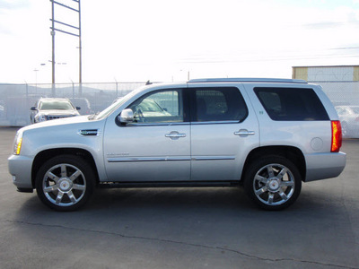 cadillac escalade hybrid 2011 silver suv hybrid 8 cylinders all whee drive 4 speed automatic 98901
