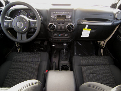 jeep wrangler 2011 sahara tan clear suv sport gasoline 6 cylinders 4 wheel drive automatic 81212