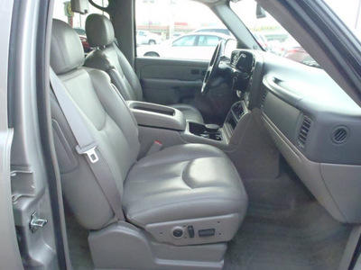 gmc yukon 2005 silver suv slt gasoline 8 cylinders 4 wheel drive automatic with overdrive 99336