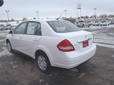 nissan versa 2011 white sedan 1 8 s gasoline 4 cylinders front wheel drive 4 speed automatic 99301