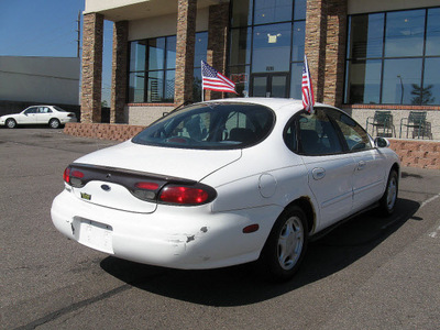 ford taurus 1998 white sedan se gasoline v6 front wheel drive automatic 80229