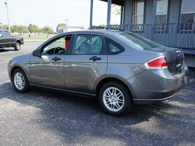 ford focus 2011 gray sedan se gasoline 4 cylinders front wheel drive automatic 47172