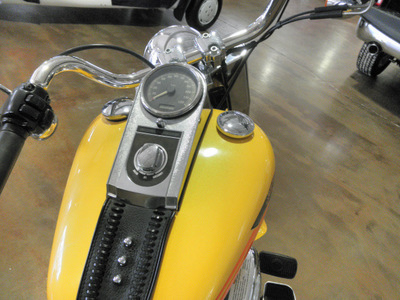 harley davidson flstf 2007 yellow 2 cylinders not specified 34731