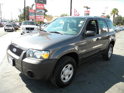 ford escape 2006 dk  gray suv xls gasoline 4 cylinders front wheel drive automatic 92882