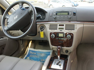 hyundai sonata 2006 albeige sedan gasoline 6 cylinders front wheel drive automatic 47130