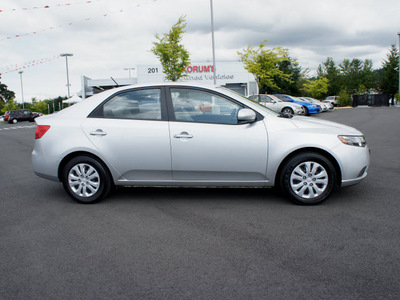 kia forte 2010 silver sedan lx gasoline 4 cylinders front wheel drive 5 speed manual 98371