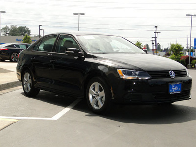 volkswagen jetta 2011 black sedan tdi le diesel 4 cylinders front wheel drive automatic 98226