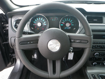 ford mustang 2011 gray coupe gt gasoline 8 cylinders rear wheel drive automatic 46410