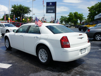 chrysler 300 2010 white sedan touring gasoline 6 cylinders rear wheel drive automatic 33021