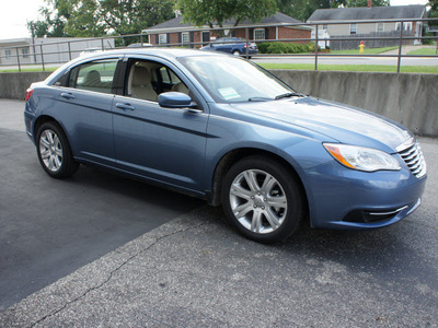 chrysler 200 2011 lt  blue sedan touring gasoline 4 cylinders front wheel drive automatic 47130