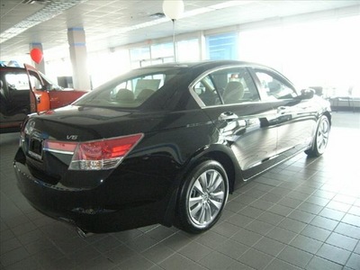 honda accord 2011 black sedan gasoline 6 cylinders front wheel drive not specified 46219