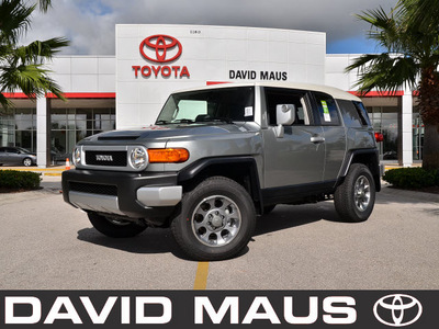 toyota fj cruiser 2011 silver suv gasoline 6 cylinders 4 wheel drive automatic 32771