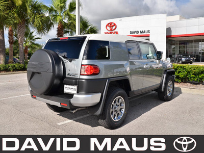 toyota fj cruiser 2011 silver suv gasoline 6 cylinders 4 wheel drive automatic 32771