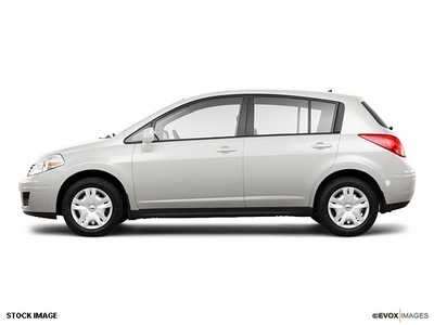 nissan versa 2011 hatchback 1 8 s gasoline 4 cylinders front wheel drive 4 speed automatic 98632