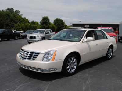 cadillac dts 2011 white sedan luxury collection gasoline 8 cylinders front wheel drive automatic 27330