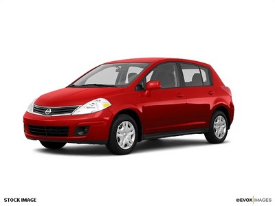 nissan versa 2011 red hatchback gasoline 4 cylinders front wheel drive not specified 98371