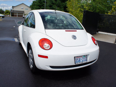 volkswagen new beetle 2010 white hatchback pzev gasoline 5 cylinders front wheel drive automatic 98371