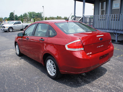 ford focus 2010 red sedan se gasoline 4 cylinders front wheel drive 5 speed manual 47172