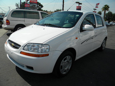 chevrolet aveo 2004 white hatchback gasoline 4 cylinders front wheel drive automatic 92882