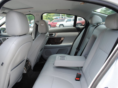 jaguar xf 2010 silver sedan premium gasoline 8 cylinders rear wheel drive shiftable automatic 27616
