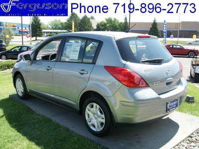 nissan versa 2010 dk  gray hatchback 1 8 s gasoline 4 cylinders front wheel drive automatic 80910