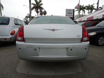 chrysler 300 2007 silver sedan touring gasoline 6 cylinders rear wheel drive automatic 33157