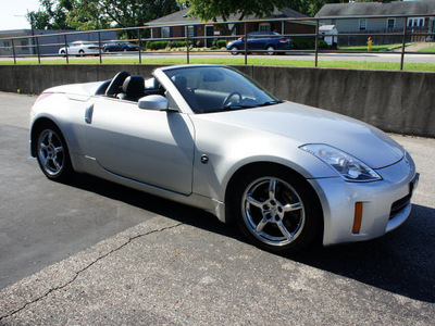 nissan 350z 2007 silver gasoline 6 cylinders rear wheel drive 5 speed manual 47130