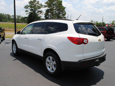 chevrolet traverse 2010 white suv lt gasoline 6 cylinders all whee drive automatic 27330