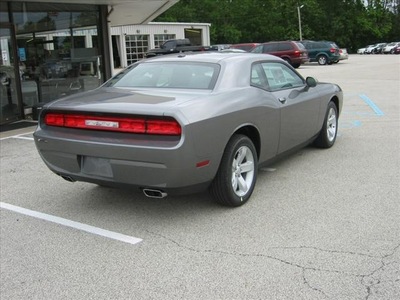 dodge challenger 2011 coupe flex fuel 6 cylinders rear wheel drive not specified 46036