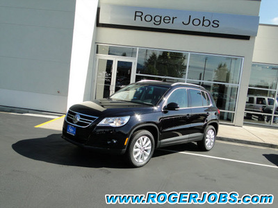volkswagen tiguan 2011 black suv se 4motion gasoline 4 cylinders all whee drive automatic 98226