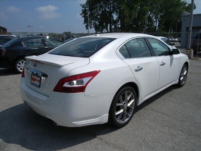 nissan maxima 2011 white sedan gasoline 6 cylinders front wheel drive not specified 46219