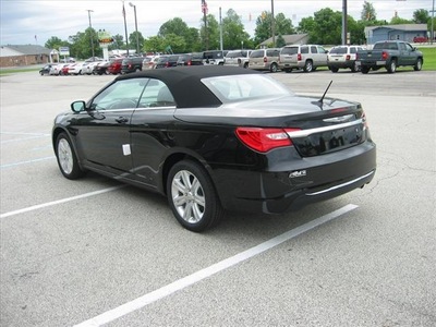 chrysler 200 convertible 2011 gasoline 4 cylinders front wheel drive not specified 46036