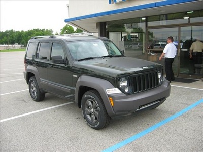 jeep liberty 2011 suv gasoline 6 cylinders 4 wheel drive not specified 46036