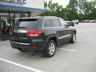 jeep grand cherokee 2011 suv gasoline 8 cylinders 4 wheel drive not specified 46036