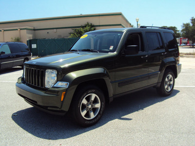 jeep liberty 2008 grn suv sport gasoline 6 cylinders 2 wheel drive automatic 32901