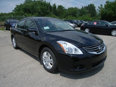 nissan altima 2012 black sedan gasoline 4 cylinders front wheel drive not specified 46219