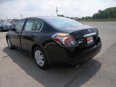 nissan altima 2012 black sedan gasoline 4 cylinders front wheel drive not specified 46219