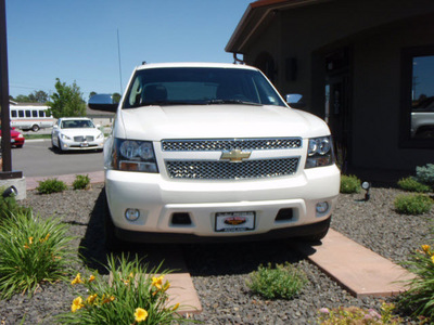 chevrolet avalanche 2010 pearl white suv ltz flex fuel 8 cylinders 4 wheel drive automatic with overdrive 99352