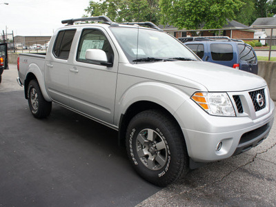 nissan frontier 2011 silver s gasoline 6 cylinders 4 wheel drive 5 speed automatic 47130