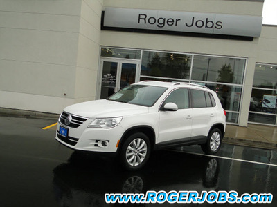 volkswagen tiguan 2011 white suv se 4motion gasoline 4 cylinders all whee drive automatic 98226