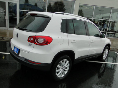 volkswagen tiguan 2011 white suv se 4motion gasoline 4 cylinders all whee drive automatic 98226