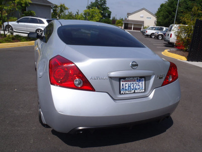 nissan altima 2008 silver coupe 3 5 se gasoline 6 cylinders front wheel drive automatic 98371