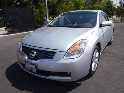 nissan altima 2008 silver coupe 3 5 se gasoline 6 cylinders front wheel drive automatic 98371